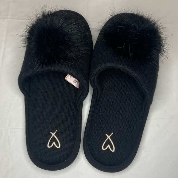 Victoria's Secret Sleep Pom-Pom Pretty Slippers Black Small (5/6) NWOT - Picture 3 of 10